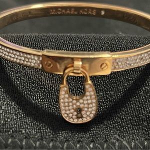 Elegant Michael Kors Padlock bracelet
